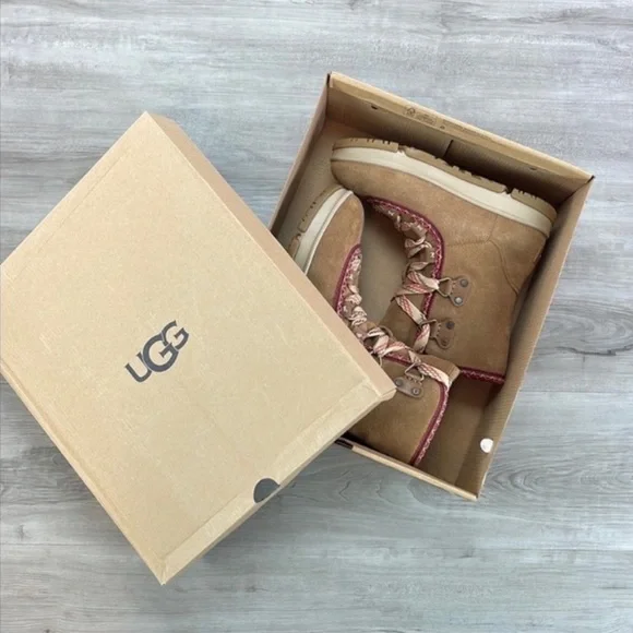 🌿UGG🌿 CLASSIC WEATHER HIKER HI BOOTS - Picture 10 of 16